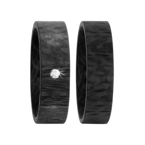 Zenubia Schmuck AG ➤ Trauringe aus Carbon mit 0,03 Karat Brillant ➤ Carbon / schwarz ➤ Titanfactory ➤ online bei Zenubia in Winterthur kaufen ➤ sofort lieferbar
