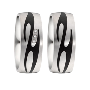 Zenubia Schmuck AG ➤ Trauringe aus Titan und Carbon mit 0,024 Karat Brillanten ➤ Carbon, Titan / silber, schwarz ➤ Titanfactory ➤ online bei Zenubia in Winterthur kaufen ➤ sofort lieferbar